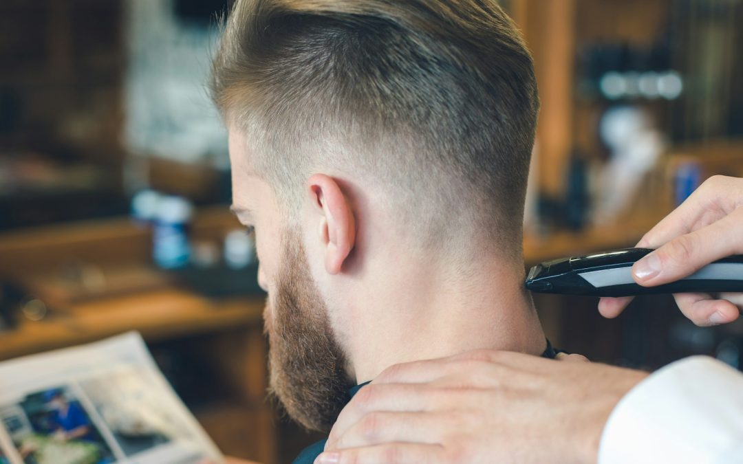 Skin Fade Kit: What to Keep for Quick Touch-Ups at the Melbourne Office