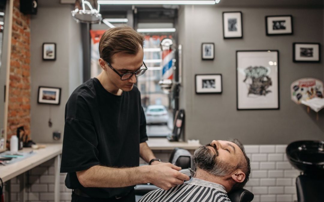 Carlton Men’s Haircut Routine for Humid Melbourne Mornings: Frizz Control